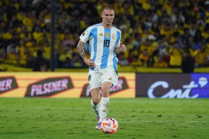 Mastantuono, con la #10 ante Ecuador (Juano Tesone),