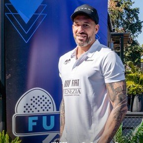 Ex futbolistas y un duelo al padel entre Argentina y Chile