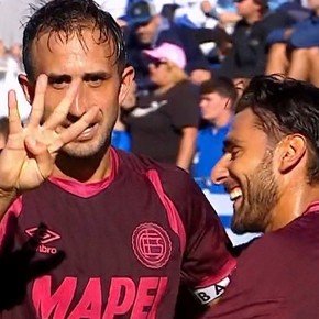 Video: el gran cabezazo de Izquierdoz para amargar a su ex DT en Boca