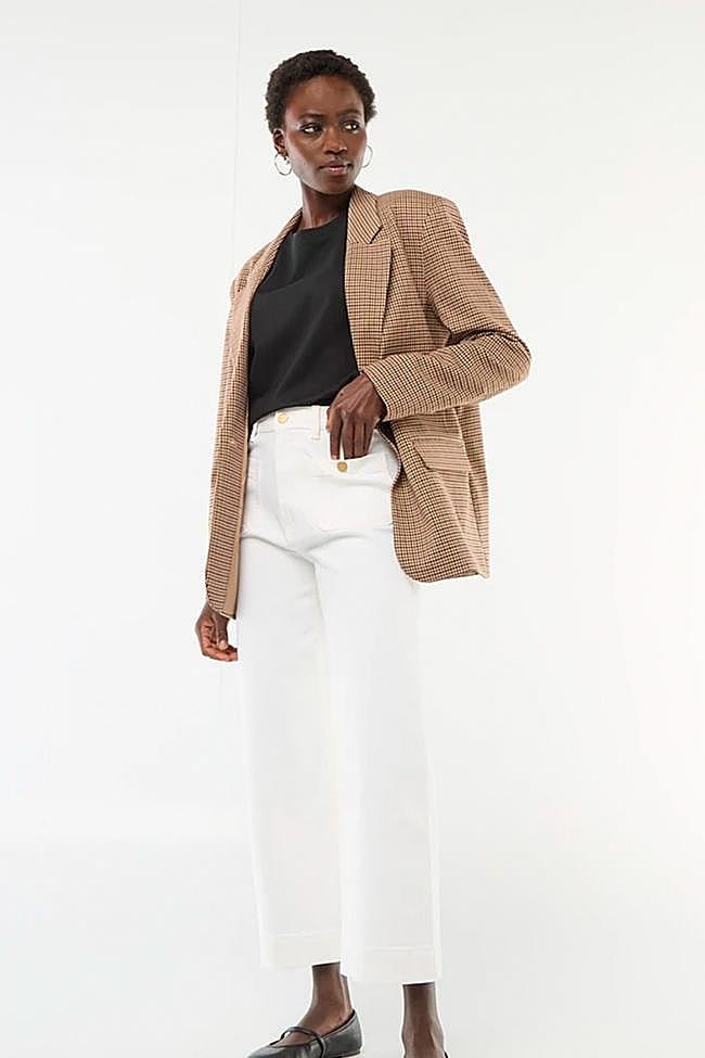 Pantalón en denim blanco de estilo cropped de Kiabi.