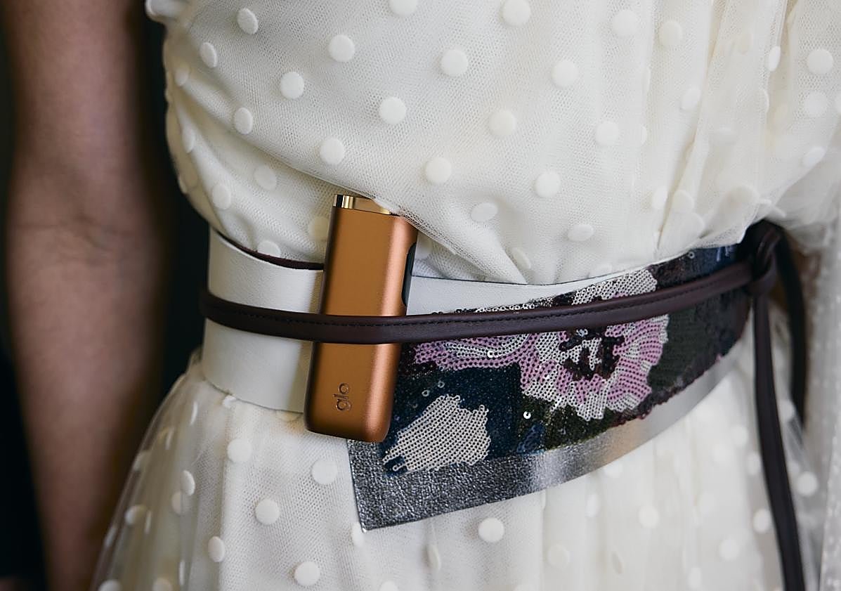 Imagen principal - OMODA Madrid es Moda arranca con un espectacular desfile en la Plaza de España: el futuro de la moda de autor empieza aquí y reivindica la artesanía