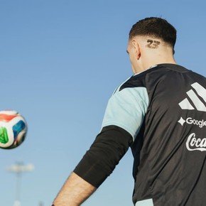 Video: la práctica de la Selección y el "acá no perdonó" del Dibu