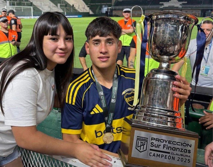 Tomy Aranda junto a su novia Morena.