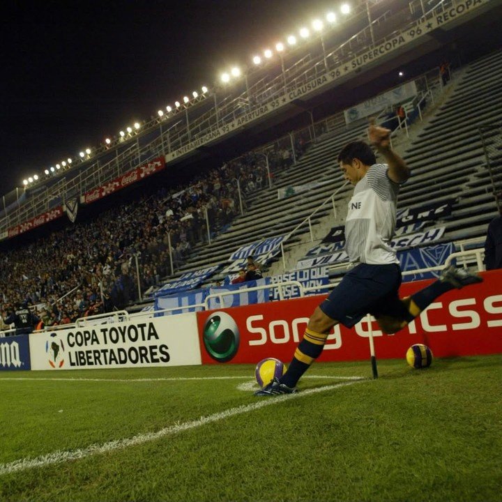 Román y su gol olímpico a Vélez en 2007
