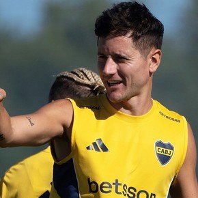 Práctica de fútbol en Boca con muy buenas noticias para Ubeda