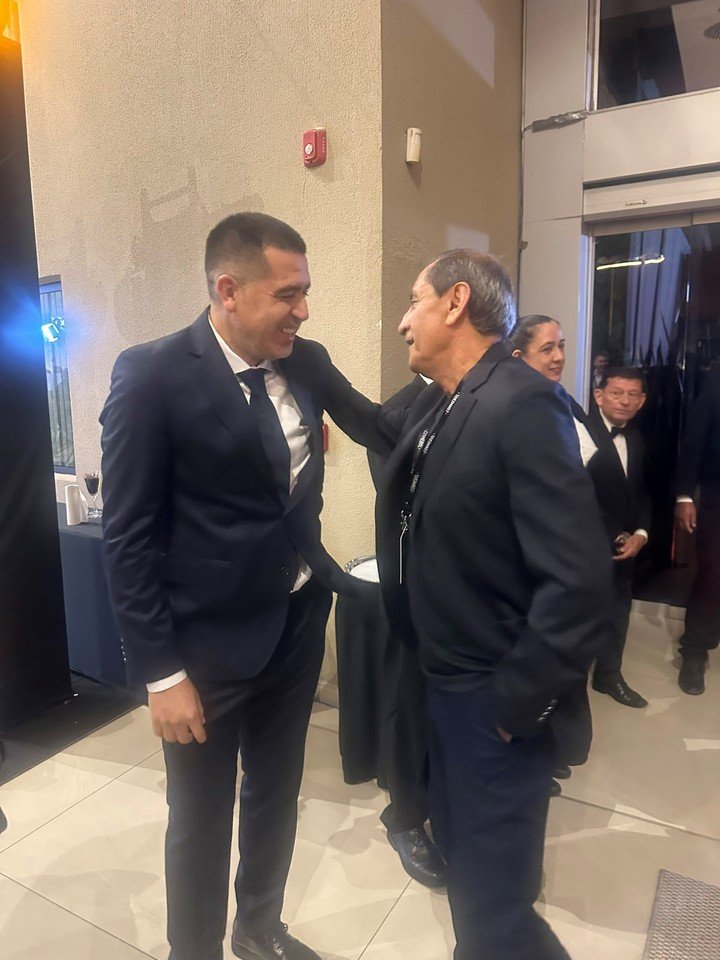 Román y Ramón Díaz en la previa del sorteo.