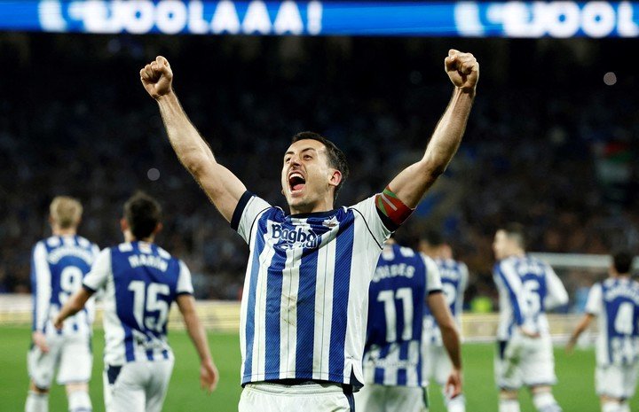 Atlético de Madri se medirá con la Real Sociedad, que este miércoles le ganó al Athletic Club por 1 a 0 con un gol de Mikel Oyarzabal. (REUTERS)