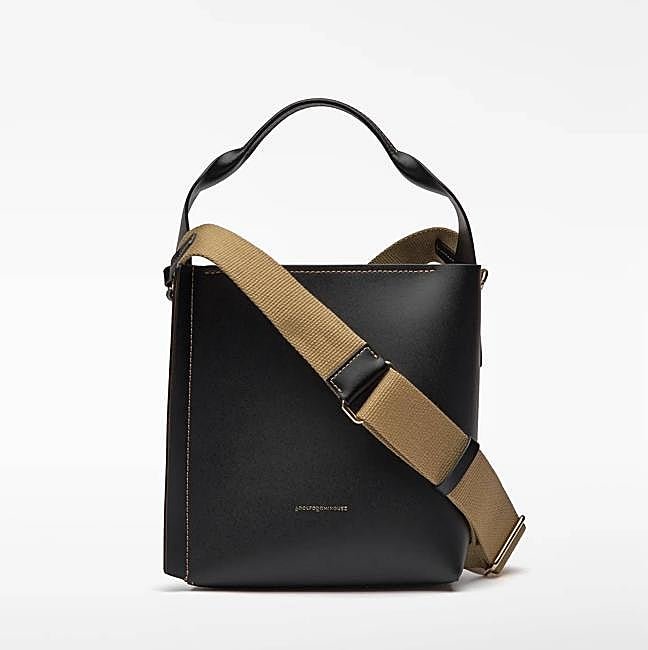 Bolso bucket asimétrico Mica (229€)