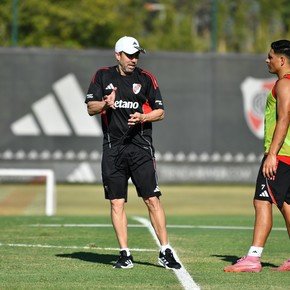 Coudet puso tercera y ya tiene lista la agenda de River durante el paro