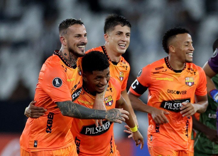 El Pipa Benedetto es el goleador en lo que va del año para el Ídolo. (REUTERS/Pilar Olivares).