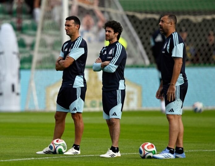 Uno por uno, cómo llegan los convocados de Scaloni para la última fecha FIFA antes del Mundial