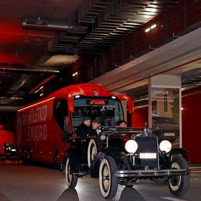 Los Colcho Blinders: la particular llegada al estadio del Atlético de Madrid