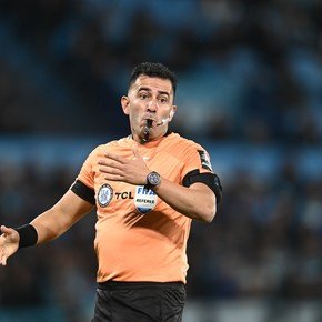 El SADRA pidió sacar a Lobo Medina pero el referí dirigió Banfield - Tigre