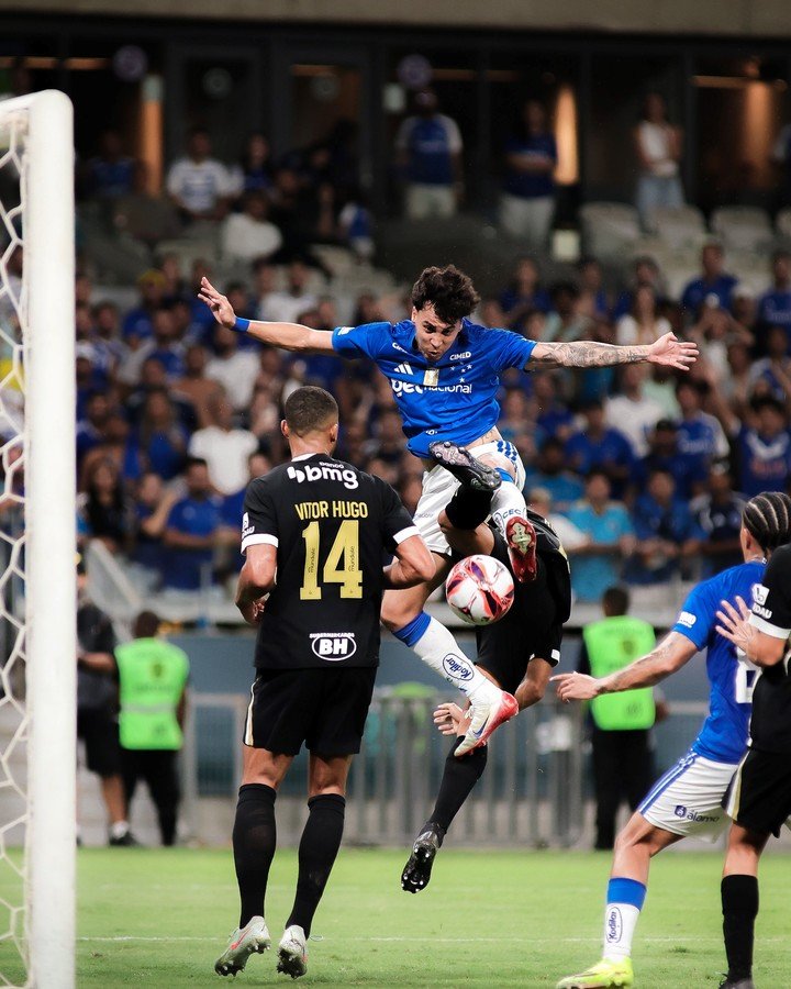 Cruzeiro ante Atlético Mineiro.