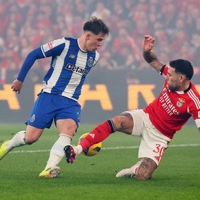 Video: Otamendi quedó pagando en un gol del Porto