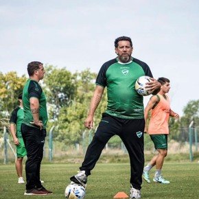 El equipo de la Primera B que tendrá su tercer entrenador en 11 fechas 
