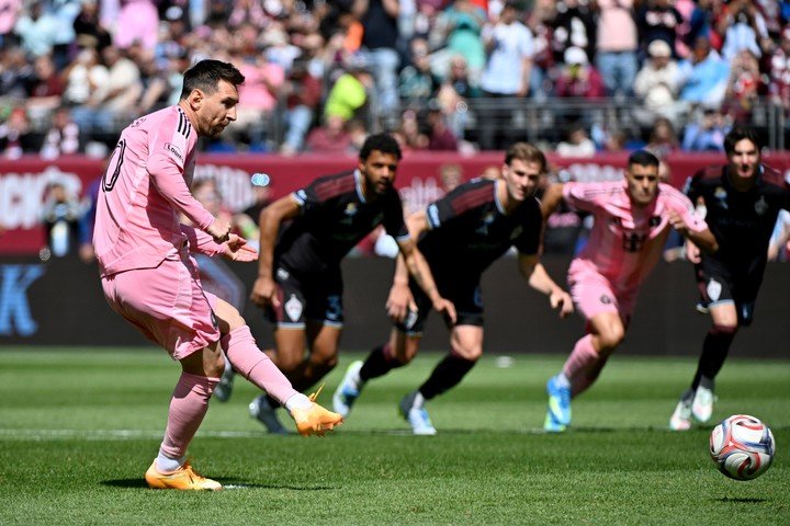Messi convirtió un doblete ante Colorado. (AP Photo/Geneva Heffernan)