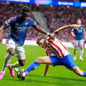 Atlético Madrid y Arsenal empataron 1-1 y dejaron abierta la semifinal de la Champions League