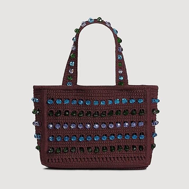 Bolso de ganchillo con perlas (165€)
