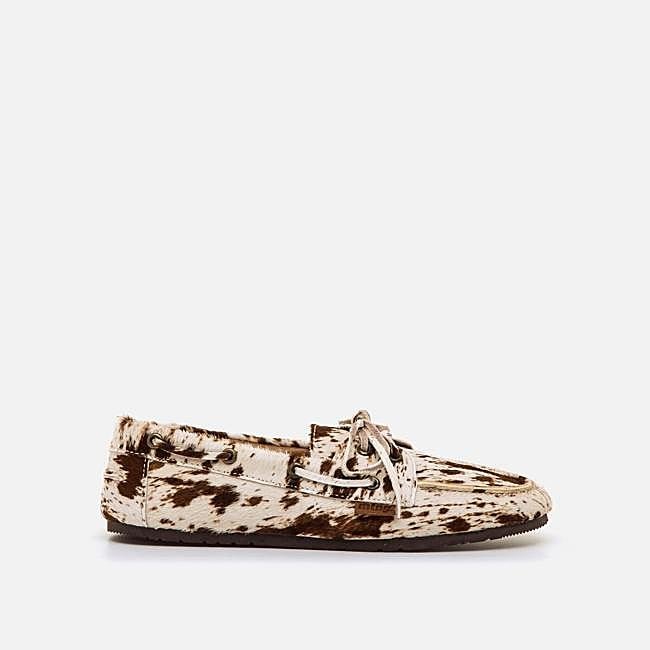 Mocasines animal print en tonos marrones de Merkal, 59,95 euros.