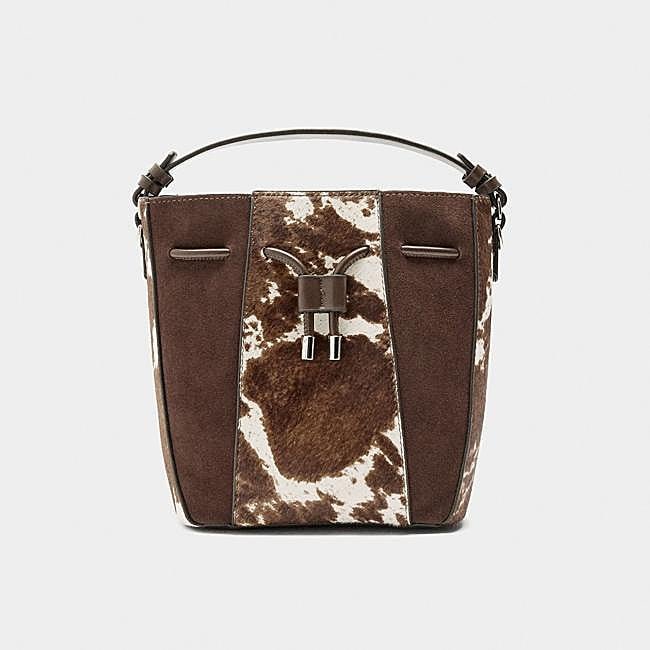 Bolso con estampado animal de Parfois, 49,99 euros.