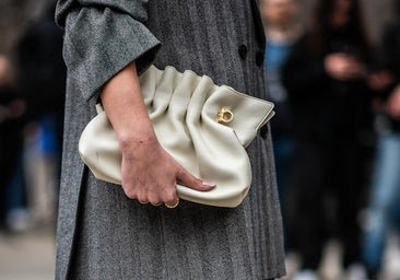 De COS a H&M, todas coinciden en que los bolsos de piel van a arrasar esta primavera