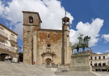 El pueblo de Cáceres que querrás conquistar: un castillo soberbio y el toque del decorador de la aristocracia