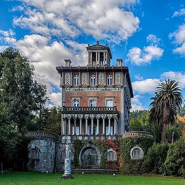 Así de fantasioso es el palacio de Ocharan o Toki-Eder.