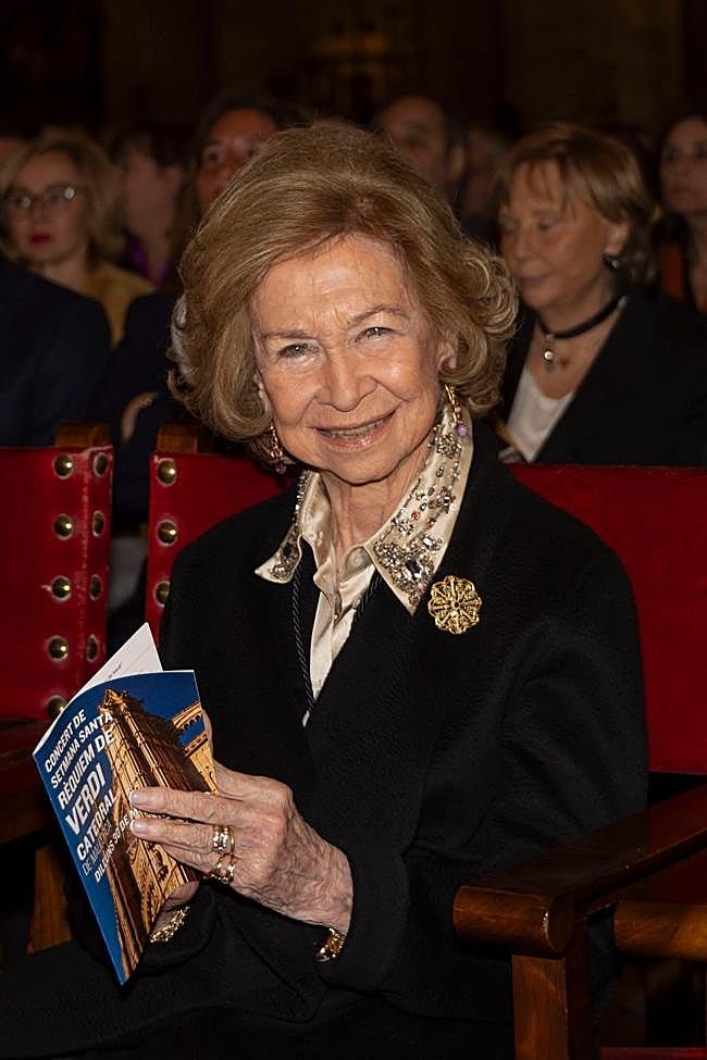 La reina Sofía con el broche de Isabel Guarch.