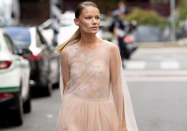 Los vestidos de tul que mejor encajan con un look de invitada bohemia