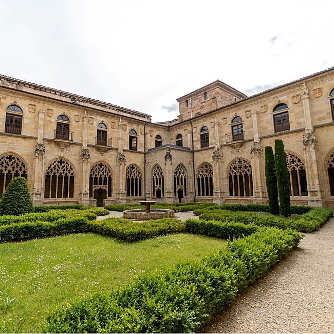 El claustro del monasterio de San Salvador de Oña.