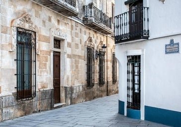 El pueblo de Badajoz con alma portuguesa que tienes que visitar esta primavera: arquitectura manuelina, calles con doble nombre y encanto fronterizo