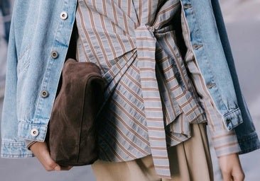 Por qué necesitas una camisa cruzada esta primavera: estilizan y sientan de lujo