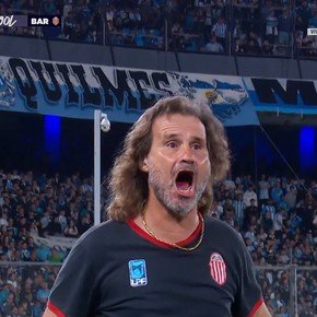 Video: el efusivo festejo de Insua en el gol de Barracas a Racing