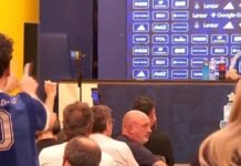 Insólito: una persona interrumpió a Scaloni en conferencia para dejar un extraño mensaje