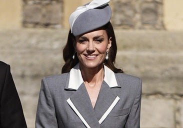 El original look de Kate Middleton para recibir al presidente de Nigeria: inspiración de los años 50 y con un detalle oculto