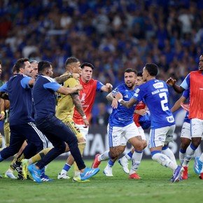 Descontrol final: los de Boca fueron a buscar a un jugador de Cruzeiro y casi se arma