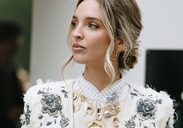 Mi tendencia favorita en chaquetas son las blazers sin cuello: seis que he fichado para mis looks sencillos ​ y elegantes