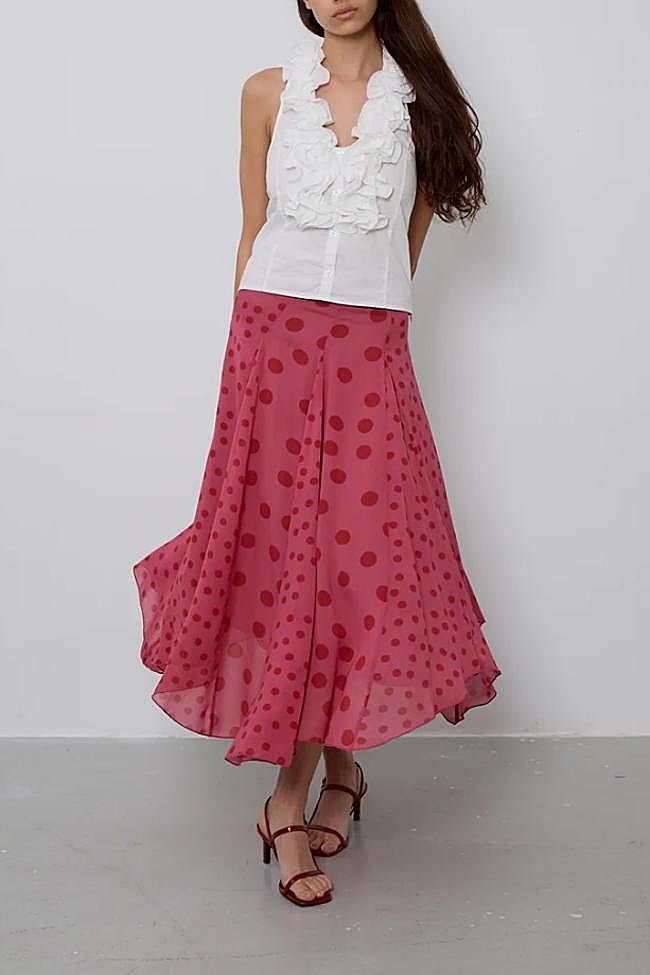 Selección de prendas de lunares