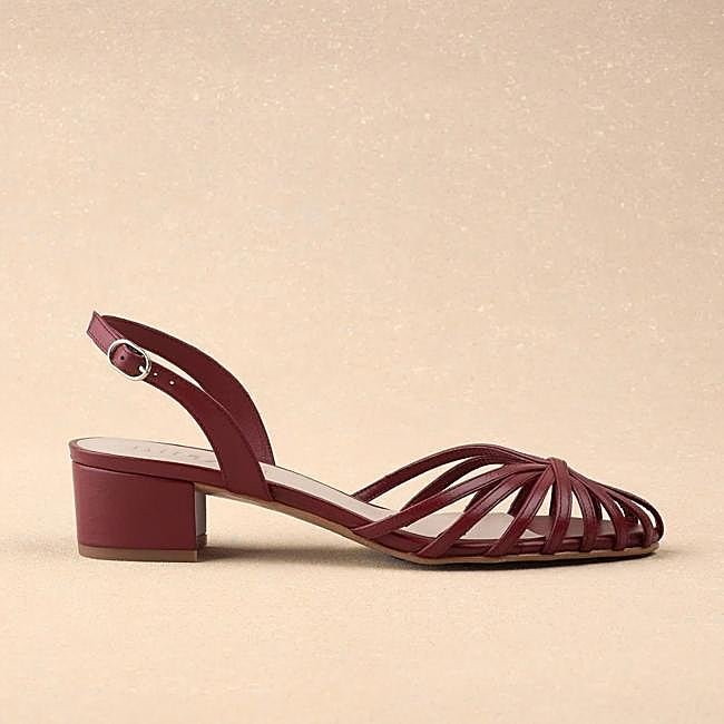 Sandalia de tacón en rojo de Bimani.