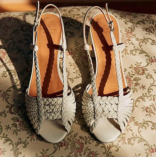 Sandalia de tacón trenzado de Sézane.