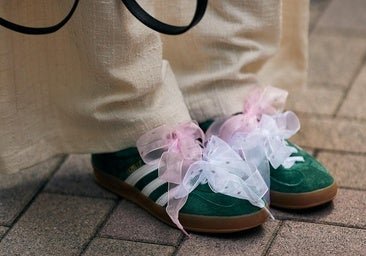 Las zapatillas verdes se han puesto de moda: cómo llevarlas en primavera y las más bonitas