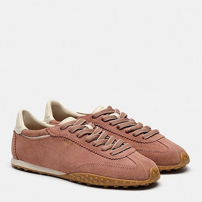 Zapatillas rosas de estilo vintage de Hoff, 140 euros.