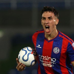 El delantero que brilla en San Lorenzo pero estaba en conflicto con su ex club