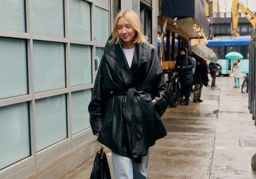 Vaqueros asimétricos: el nuevo pantalón en denim al que te volverás adicta