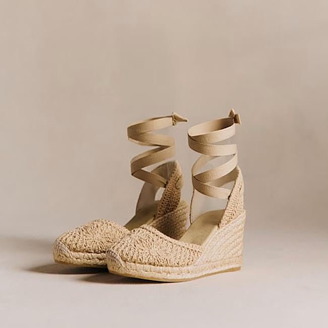 Alpargatas con diseño de macramé de Sézane.