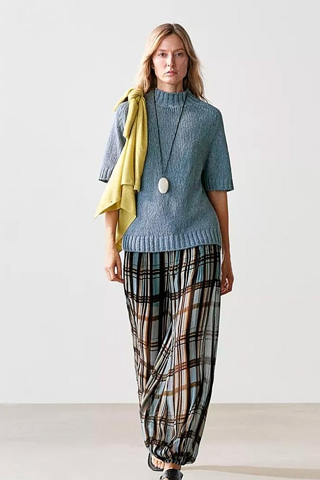 Pantalón con estampado de cuadros de Massimo Dutti.