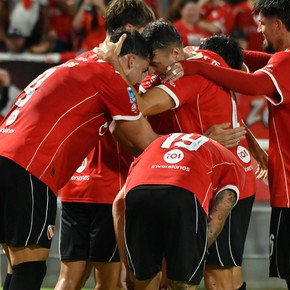 Independiente venció a Defensa y se afirma en zona de playoffs