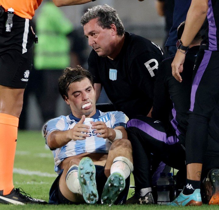 En Flamengo-Racing, a Sosa lo dejó así ¡Marcos Rojo! (REUTERS / Sergio Moraes). 