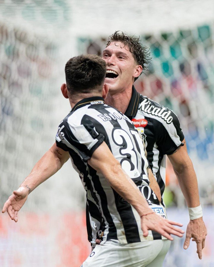 Rollheiser clavó doblete (@SantosFC).